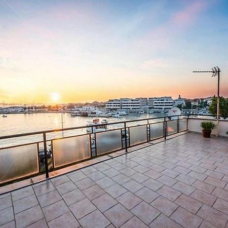 Amazing Seaview Apartment With A Balcony Near The Beach - Kneza Trpimira I Zadar Buitenkant foto