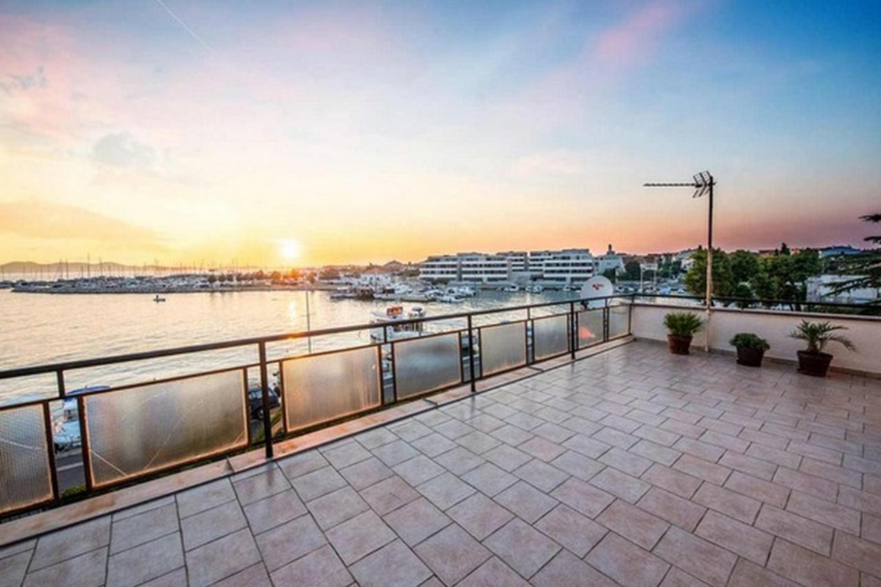 Amazing Seaview Apartment With A Balcony Near The Beach - Kneza Trpimira I Zadar Buitenkant foto