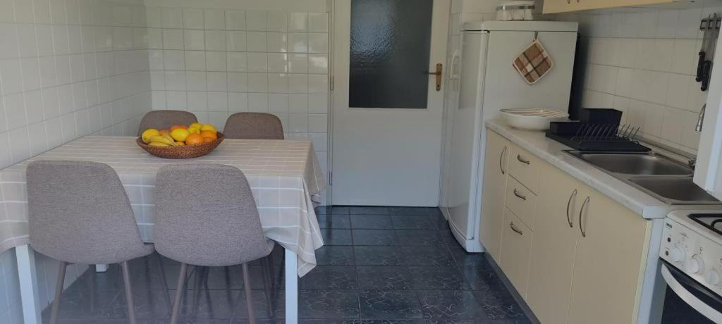 Amazing Seaview Apartment With A Balcony Near The Beach - Kneza Trpimira I Zadar Buitenkant foto