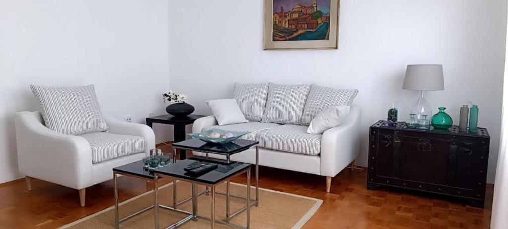 Amazing Seaview Apartment With A Balcony Near The Beach - Kneza Trpimira I Zadar Buitenkant foto