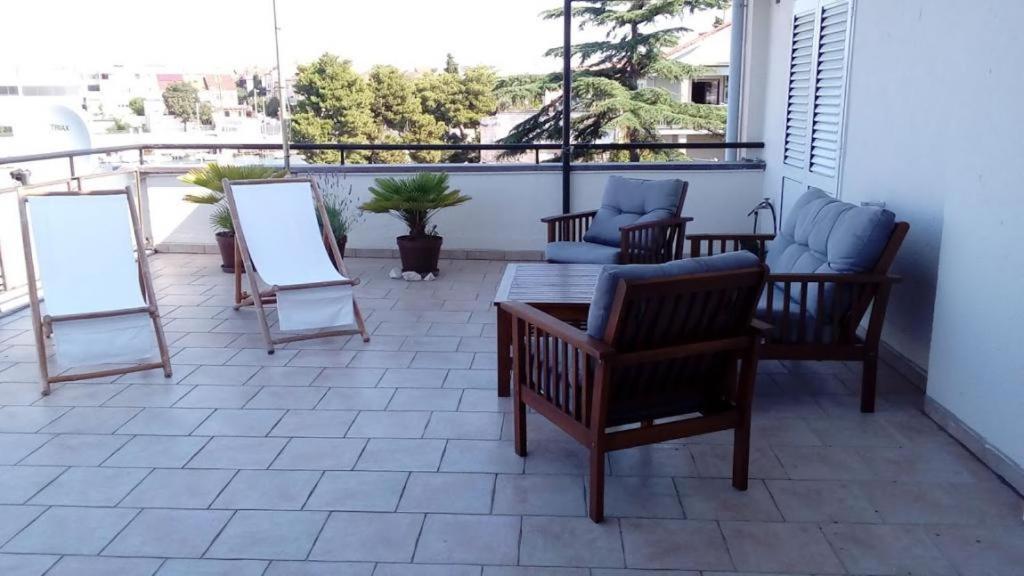 Amazing Seaview Apartment With A Balcony Near The Beach - Kneza Trpimira I Zadar Buitenkant foto